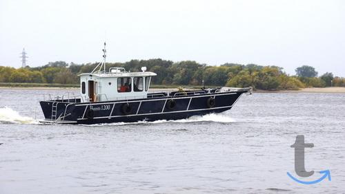 Грузовой катер Баренц 1200 с аппарелью в Норильске