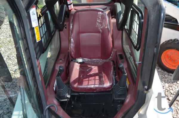 Объявление: Универсальный мини-погрузчик LOCKING CDM307 в наличии в Дербенте