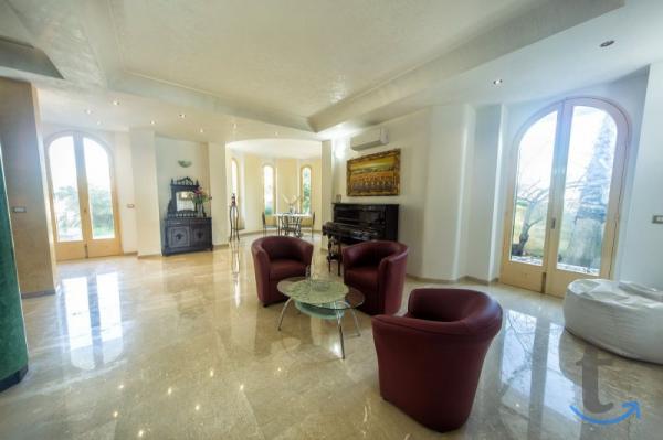 Вилла для отдыха в Галлиполи, Апулия, Италия в Москве