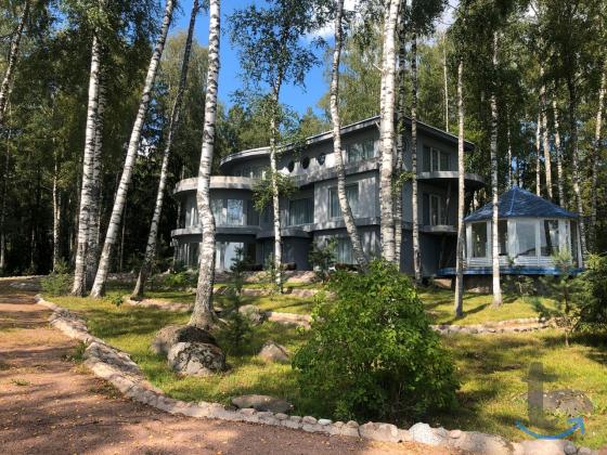 Коттедж  в аренду, 400 м2 посуточно в Выборге