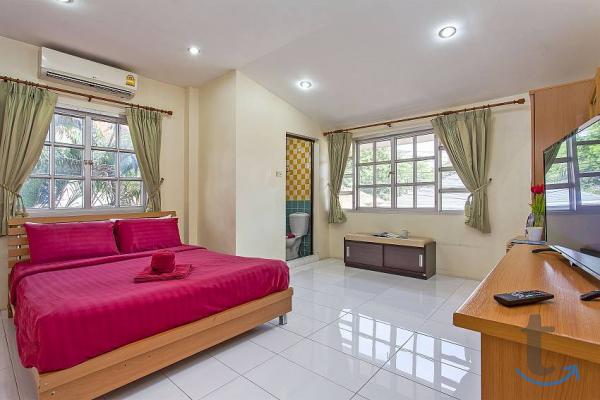 Аренда виллы 4 спальни. До пляжа Джомтьен 1 км в Санкт-Петербурге