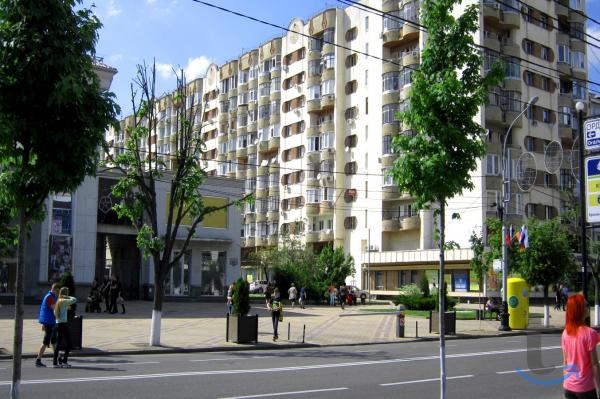 4 -к. квартира, 95 м2, 2 /9 эт. в Краснодаре