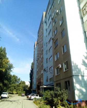 3 -к. квартира, 65 м2, 3 /10 эт. в Саратове