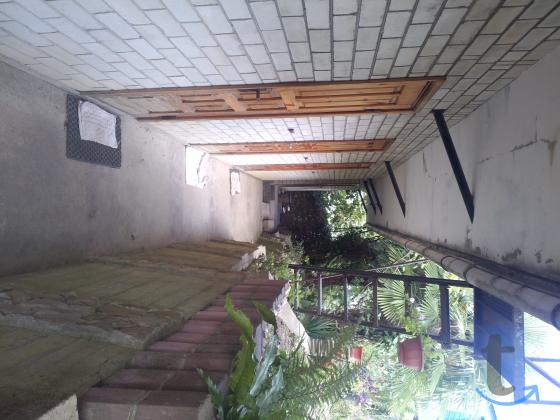 Комната в 7 -к. квартире в аренду, 130 м2, 2 /2 эт. в Сочи