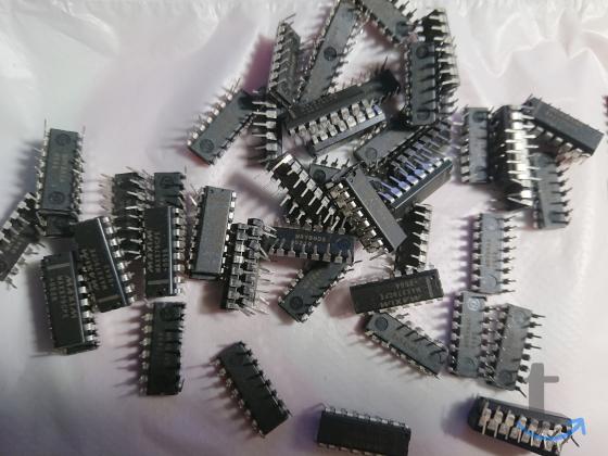 Микросхема MAX379CPE MAXIM в Челябинске