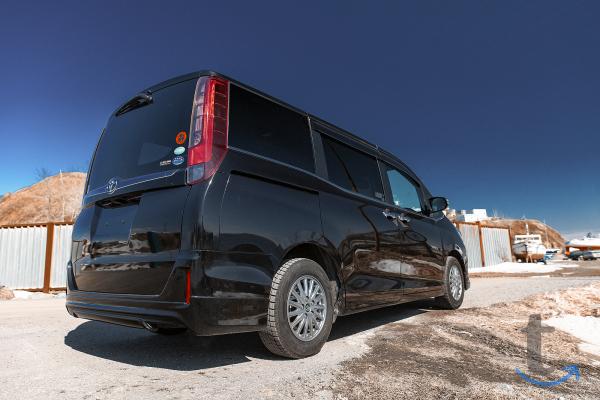Toyota Esquire , 2 015 год, 60 000 км, 1.8 л, вариатор в Чите