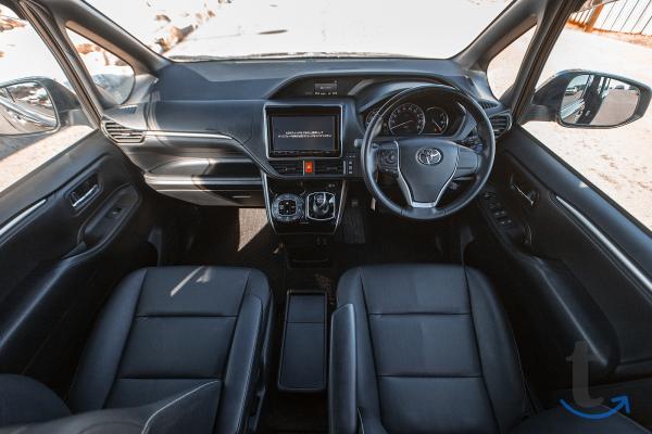 Toyota Esquire , 2 015 год, 60 000 км, 1.8 л, вариатор в Чите