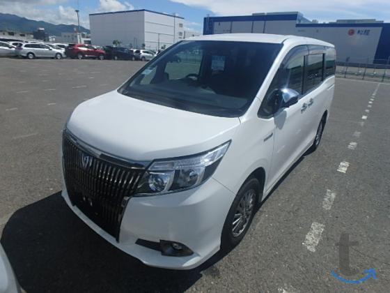 Toyota Esquire , 2 016 год, 60 000 км, 1.8 л, вариатор в Южно-Сахалинске