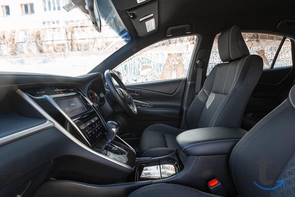 Toyota Harrier, 2 017 год, 60 000 км, 2.0 л, вариатор в Красноярске