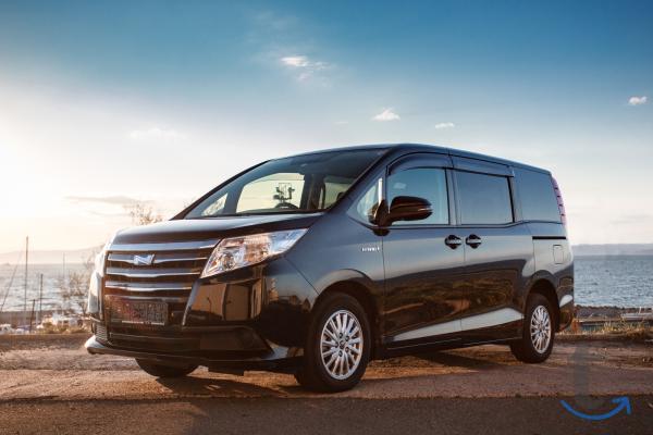 Toyota Noah , 2 015 год, 85 000 км, 1.8 л, вариатор в Иркутске