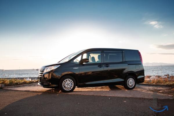Toyota Noah , 2 015 год, 85 000 км, 1.8 л, вариатор в Иркутске