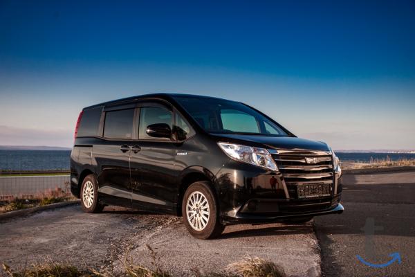 Toyota Noah , 2 015 год, 85 000 км, 1.8 л, вариатор в Иркутске