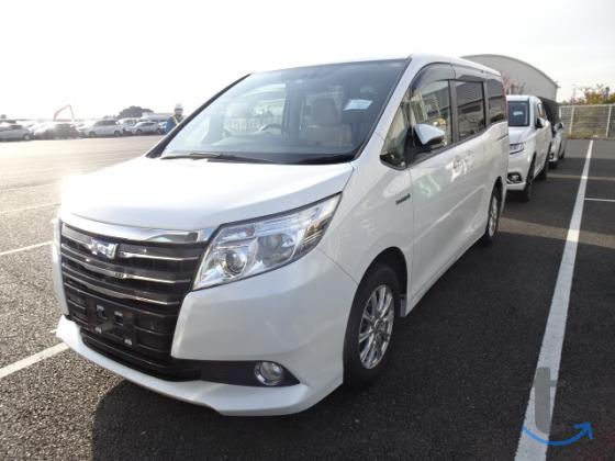 Toyota Noah , 2 017 год, 65 000 км, 1.8 л, вариатор в Комсомольске-На-Амуре