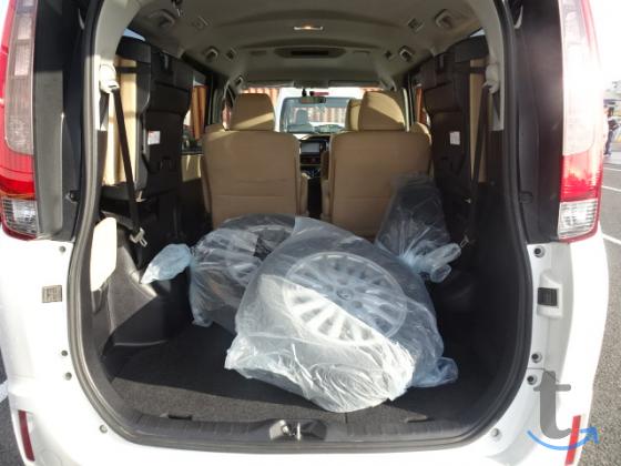 Toyota Noah , 2 017 год, 65 000 км, 1.8 л, вариатор в Комсомольске-На-Амуре
