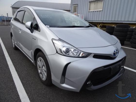 Toyota Prius Alpha , 2 014 год, 75 000 км, 1.0 л, вариатор в Владивостоке
