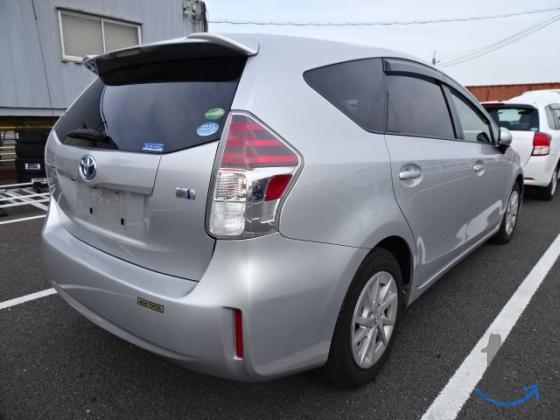 Toyota Prius Alpha , 2 014 год, 75 000 км, 1.0 л, вариатор в Владивостоке