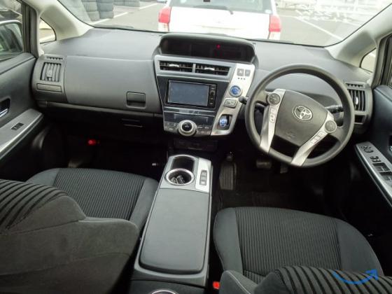 Toyota Prius Alpha , 2 014 год, 75 000 км, 1.0 л, вариатор в Владивостоке