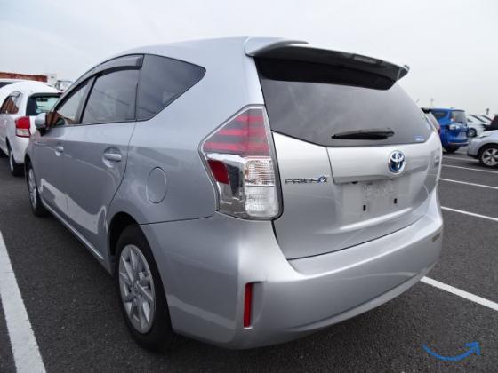 Toyota Prius Alpha , 2 014 год, 75 000 км, 1.0 л, вариатор в Владивостоке