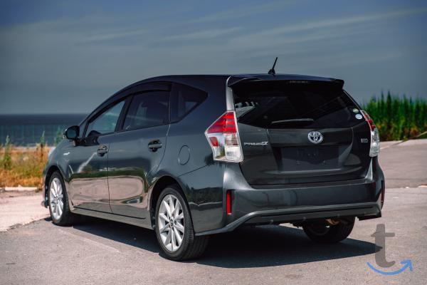 Toyota Prius Alpha , 2 014 год, 65 000 км, 1.8 л, вариатор в Красноярске