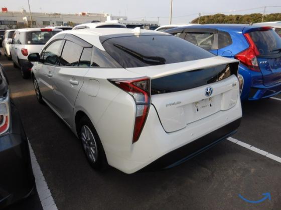 Toyota Prius , 2 017 год, 75 000 км, 1.8 л, вариатор в Чите
