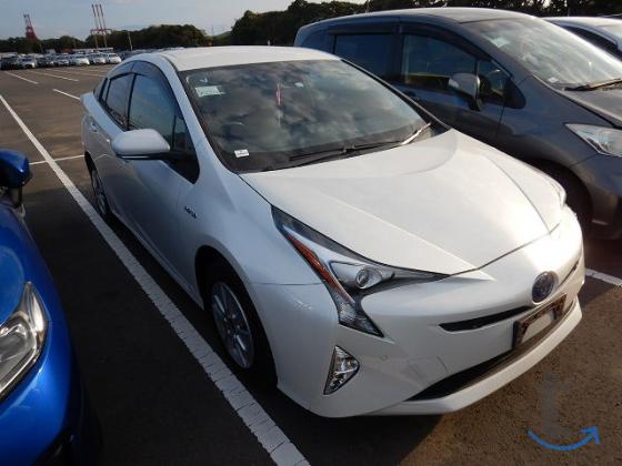 Toyota Prius , 2 017 год, 75 000 км, 1.8 л, вариатор в Чите