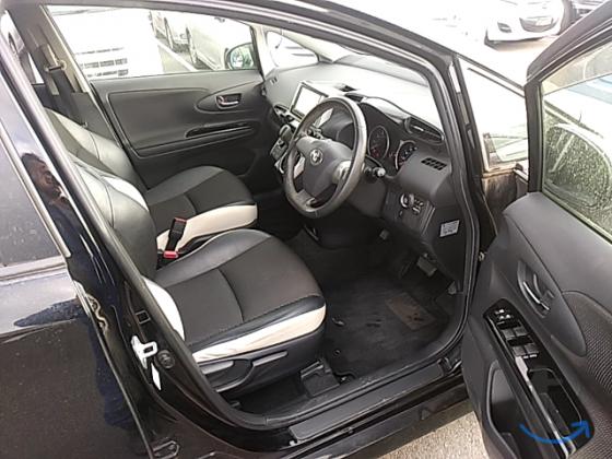 Toyota Wish , 2 010 год, 80 000 км, 1.8 л, вариатор в Южно-Сахалинске