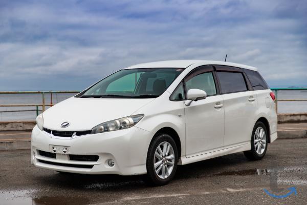 Toyota Wish , 2 011 год, 80 000 км, 1.0 л, вариатор в Улан-Удэ