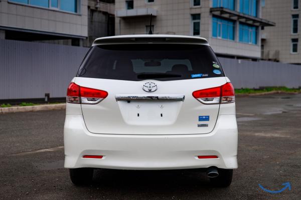 Toyota Wish , 2 011 год, 80 000 км, 1.0 л, вариатор в Улан-Удэ