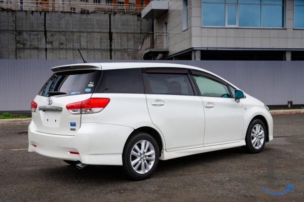Toyota Wish , 2 011 год, 80 000 км, 1.0 л, вариатор в Улан-Удэ