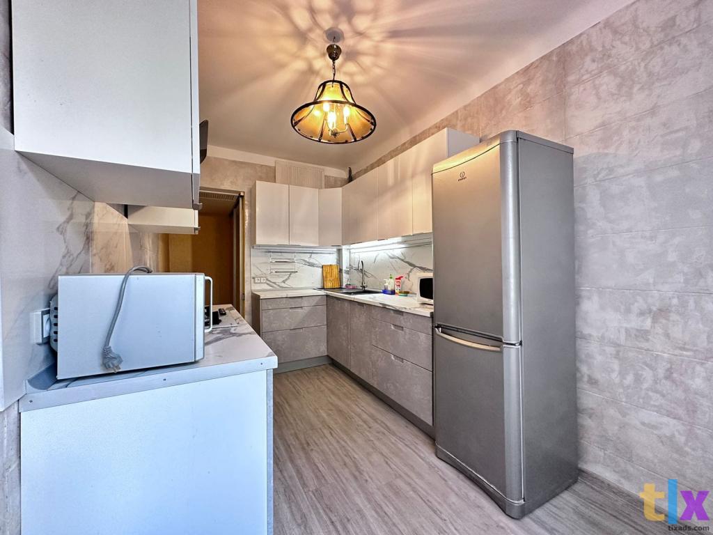 5 -к. квартира в аренду, 130 м2, 3 /3 эт. в Санкт-Петербурге