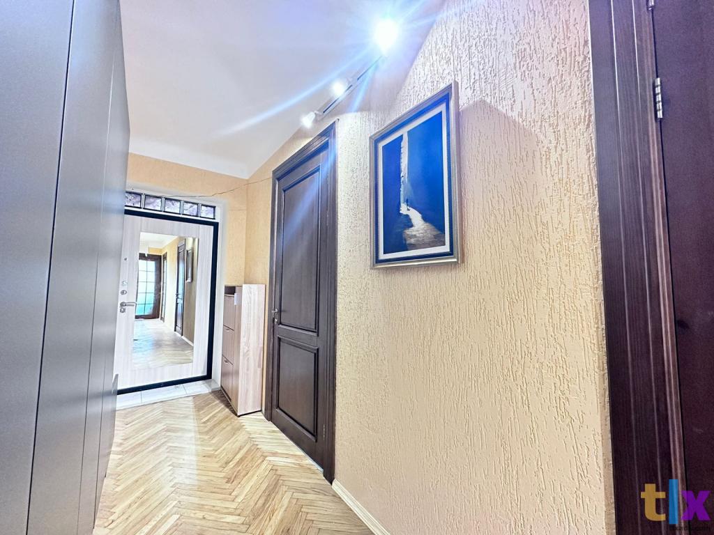 5 -к. квартира в аренду, 130 м2, 3 /3 эт. в Санкт-Петербурге