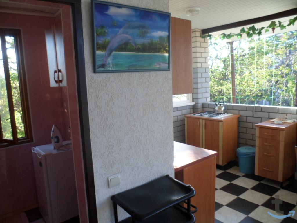 Комната в 3 -к. квартире в аренду, 185 м2, 2 /2 эт. в Феодосии