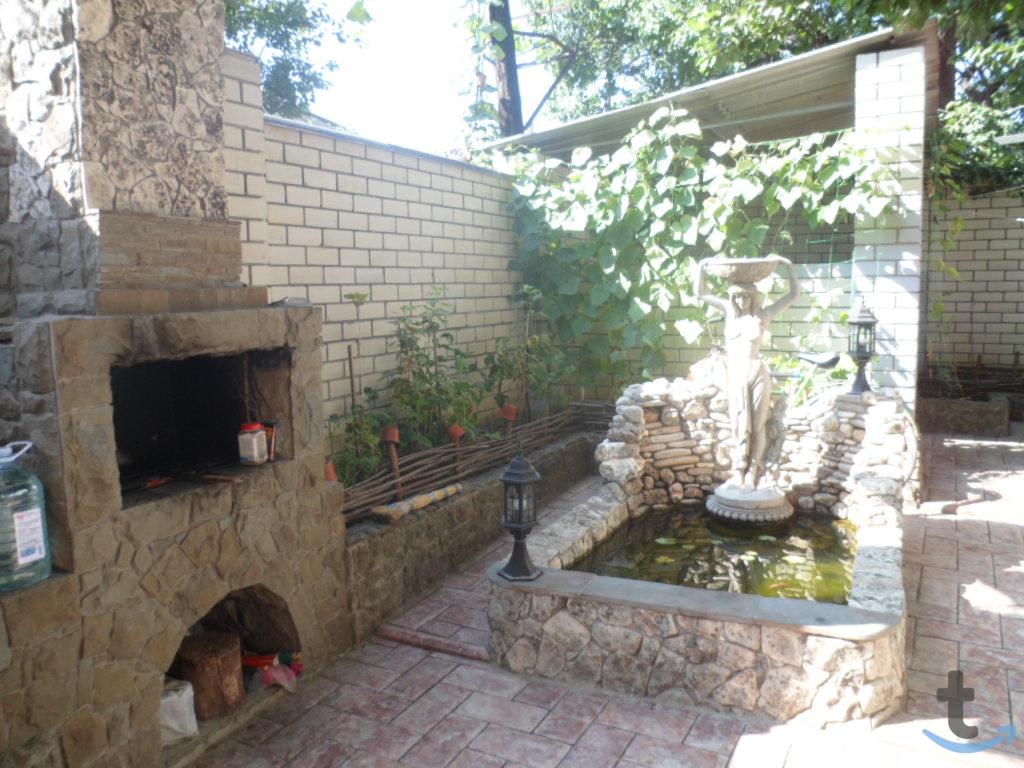 Комната в 3 -к. квартире в аренду, 185 м2, 2 /2 эт. в Феодосии