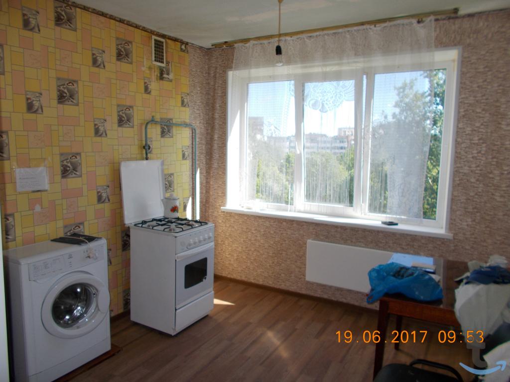 Комната в 3 -к. квартире в аренду, 72 м2, 5 /5 эт. в Гатчине
