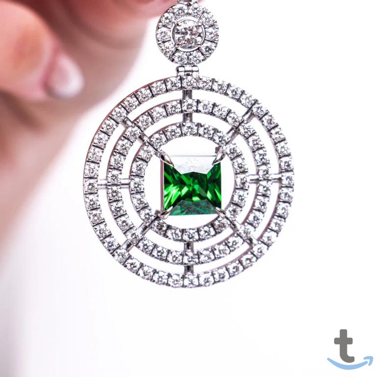 Кулон Amanda с изумрудом в Москве