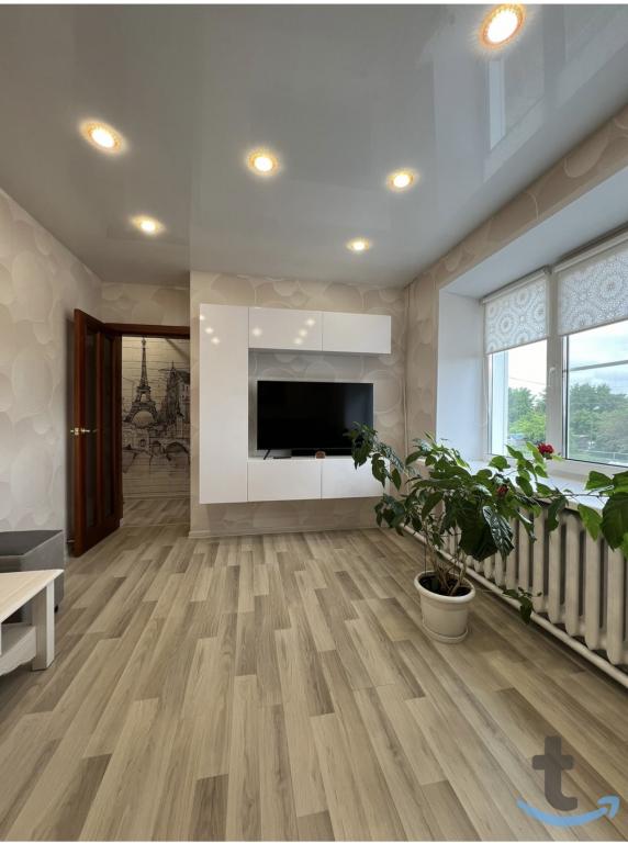 Продам двухкомнатную квартиру в центре с.Кочки. (Новосибирская область, село Кочки, Революционная улица, 6)