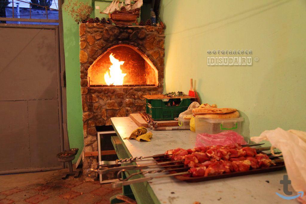 Комната в 3 -к. квартире в аренду, 185 м2, 2 /2 эт. в Феодосии