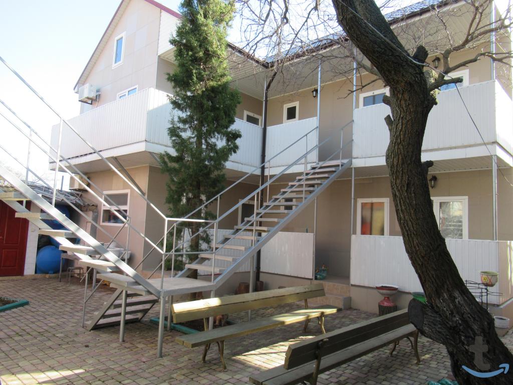 Комната в 3 -к. квартире в аренду, 185 м2, 2 /2 эт. в Феодосии