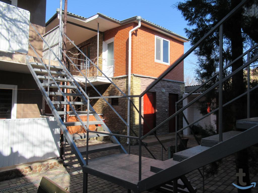 Комната в 3 -к. квартире в аренду, 185 м2, 2 /2 эт. в Феодосии