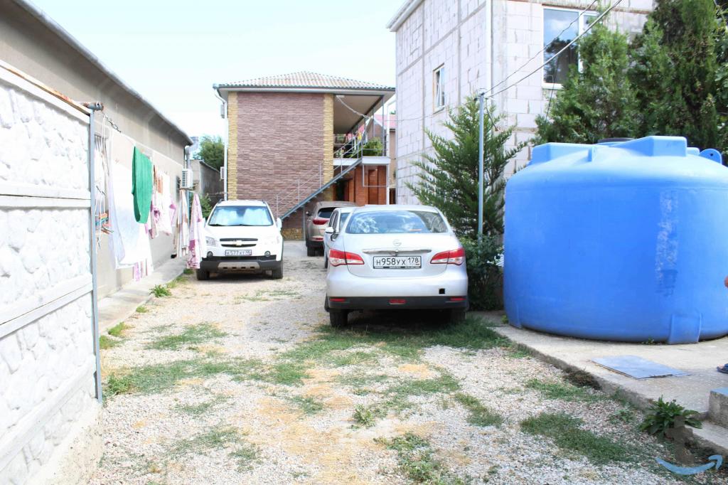 Комната в 3 -к. квартире в аренду, 185 м2, 2 /2 эт. в Феодосии