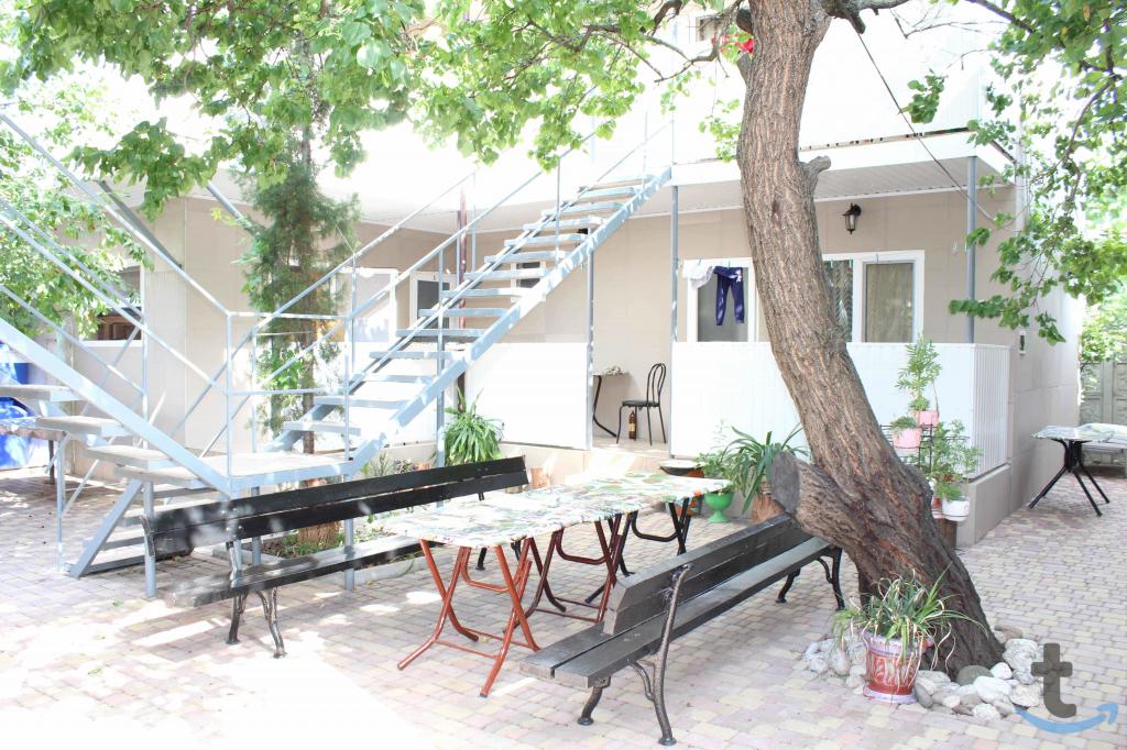 Комната в 3 -к. квартире в аренду, 185 м2, 2 /2 эт. в Феодосии