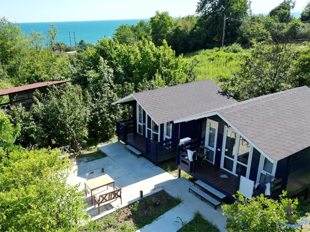 Гостевые домики Парадиз в Новом Афоне рядом с морем (Гудаутский район, село Псырцха, Сухумское шоссе, 37Б)